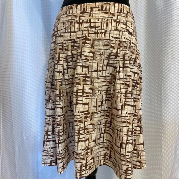 Old Navy Brown Print Just Below Waist Skirt Size 6 - Picture 3 of 5